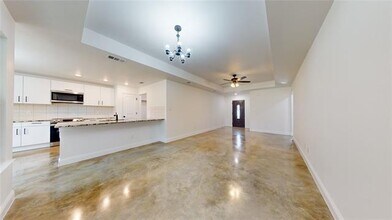 110 Flowers St in Waxahachie, TX - Building Photo - Building Photo