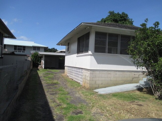 1936 Bachelot St in Honolulu, HI - Building Photo - Building Photo