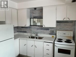 361 Linden St in Oshawa, ON - Building Photo - Building Photo