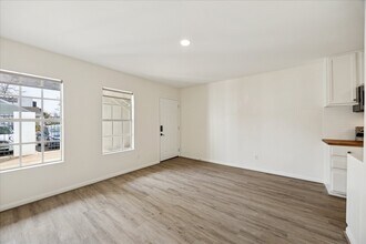 1011 W 10th St in Houston, TX - Building Photo - Building Photo