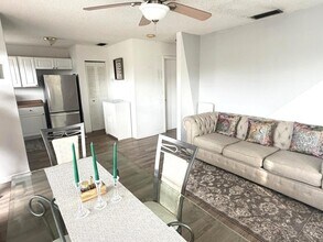 406 Lakeside Dr in Margate, FL - Building Photo - Building Photo