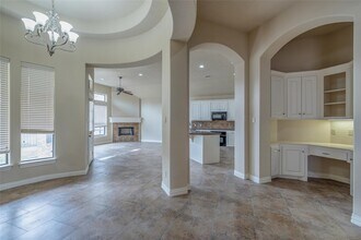 14333 S Summerchase Cir in Willis, TX - Foto de edificio - Building Photo