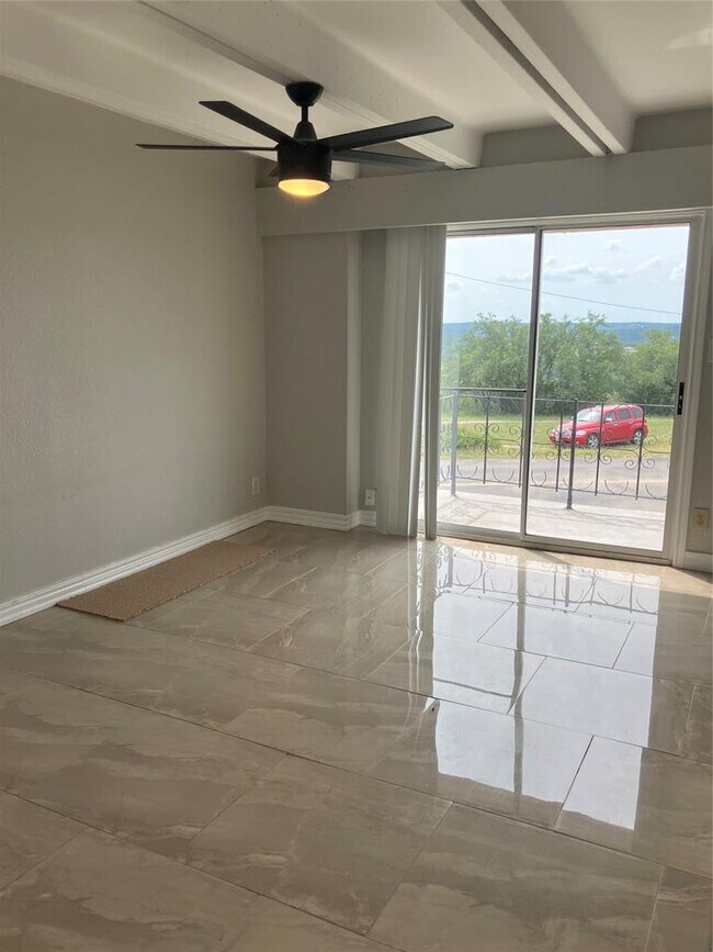 property at 5918 Lago Vista Way