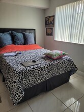 3261 Sabal Palm Mnr in Hollywood, FL - Building Photo - Building Photo