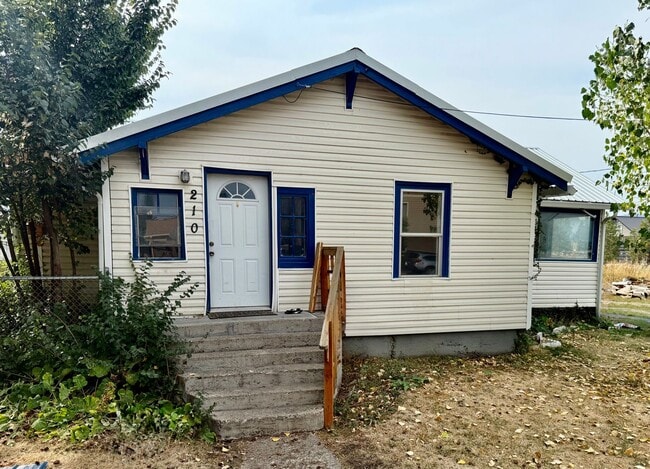 property at 210 18th St