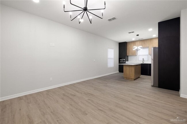 18 Larkspur Ave in McAllen, TX - Building Photo - Building Photo