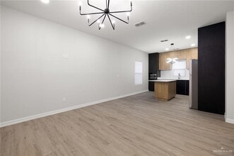 18 Larkspur Ave in McAllen, TX - Building Photo - Building Photo