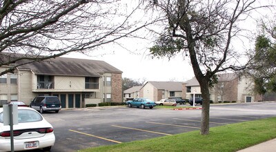 Main Street Square in Round Rock, TX - Foto de edificio - Building Photo