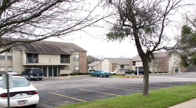 Main Street Square in Round Rock, TX - Building Photo - Building Photo