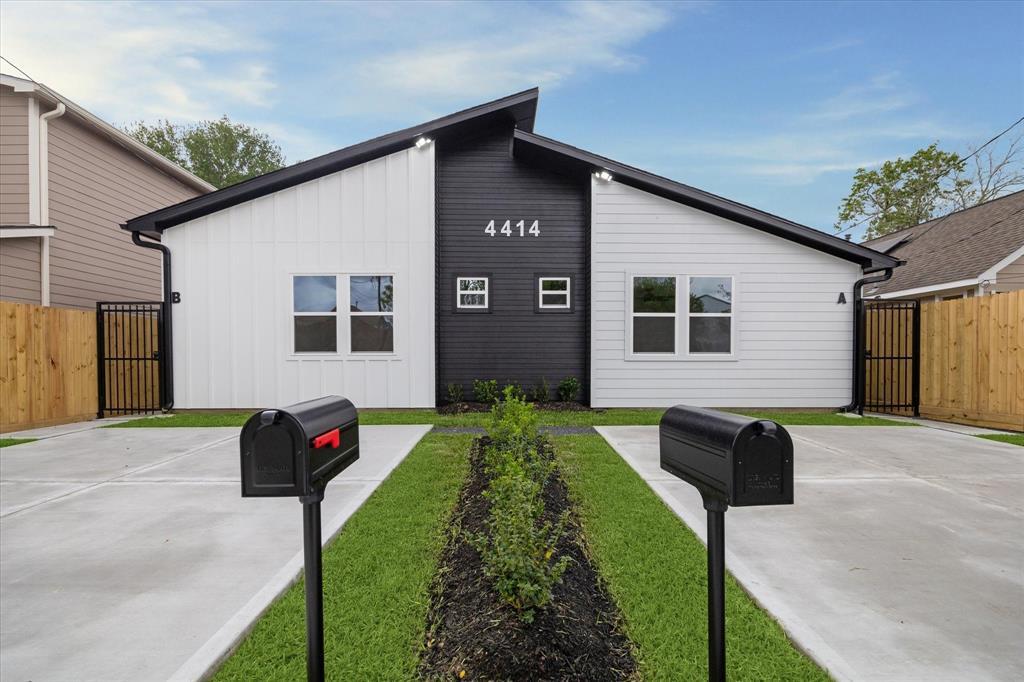 4414 Elmwood St, Unit A in Houston, TX - Building Photo