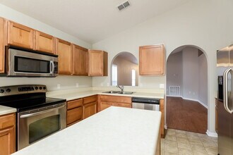 17036 Lixberry Way, Unit 11255T in Land O Lakes, FL - Building Photo - Building Photo