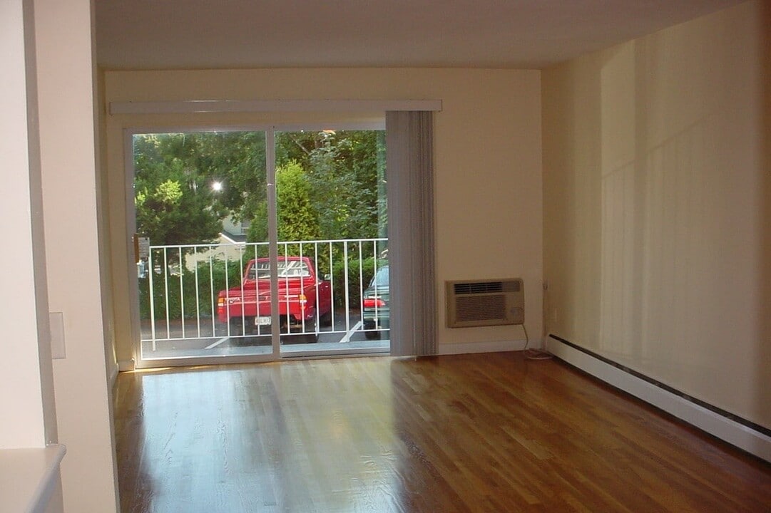 6 Gilson Rd in Quincy, MA - Building Photo