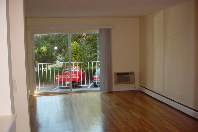 6 Gilson Rd