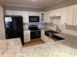 7347 W 79th Pl, Unit #2D in Bridgeview, IL - Building Photo - Building Photo