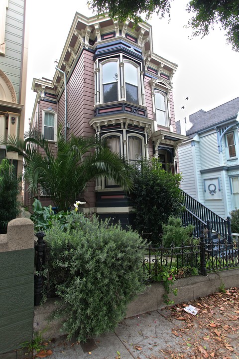 1080 Dolores St in San Francisco, CA - Foto de edificio