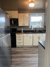 558 Windsor Pl NE in Renton, WA - Building Photo - Building Photo