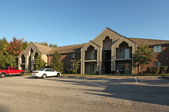 Hillview Woods Apartments in Louisville, KY - Building Photo - Building Photo