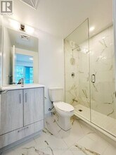 180 Front St E in Toronto, ON - Building Photo - Building Photo