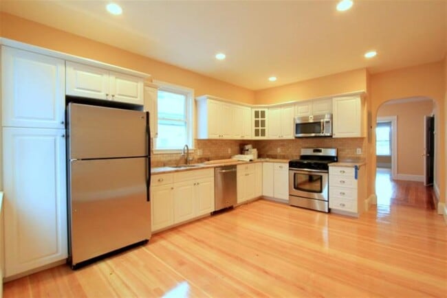 179 College Ave, Unit 2