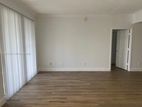 3215 NE 184th St in Aventura, FL - Building Photo - Building Photo