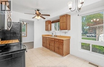 9597 Avery Ln in Windsor, ON - Building Photo - Building Photo