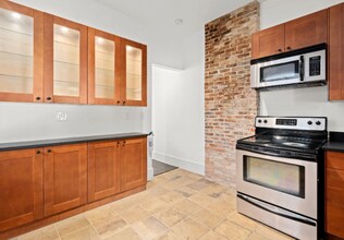 120 F St, Unit B in Boston, MA - Building Photo - Building Photo