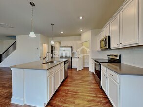 130 Alaina Ct in Mooresville, NC - Foto de edificio - Building Photo