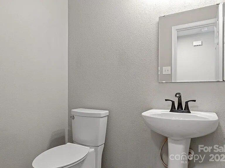 6007 Shortleaf Pine Ct in Charlotte, NC - Building Photo