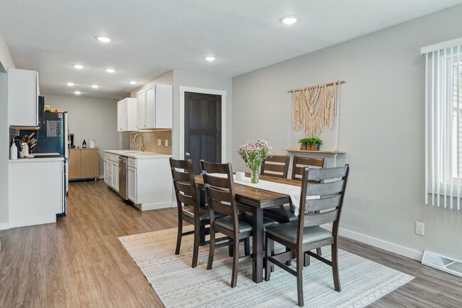 927-933 Park Ave in Onalaska, WI - Building Photo - Building Photo