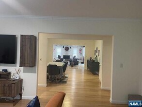 167 Midwood Rd in Paramus, NJ - Building Photo - Building Photo