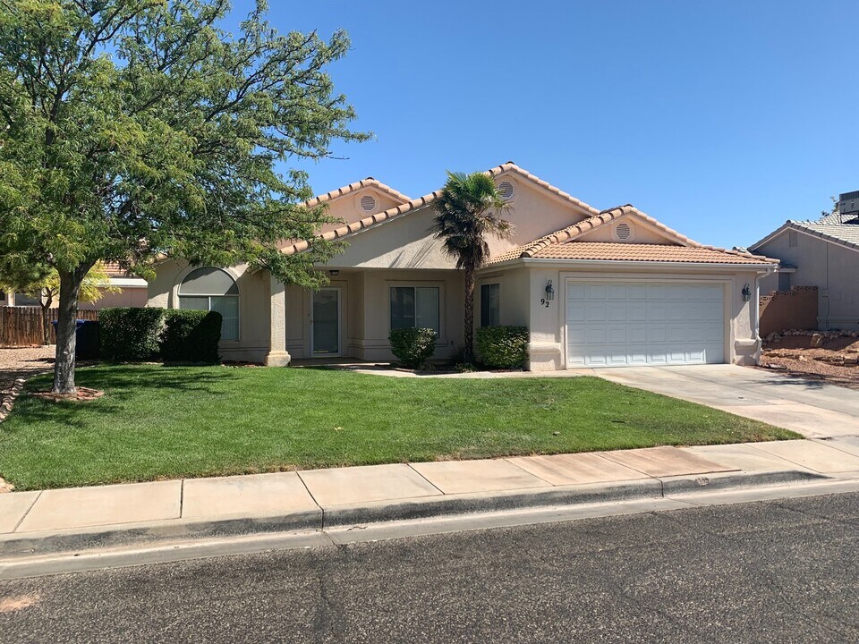 92 N 2040 E St in Saint George, UT - Building Photo
