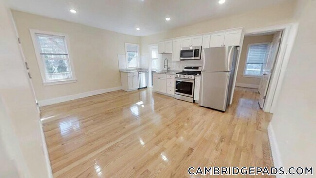 30 Cambridge Terrace in Cambridge, MA - Foto de edificio - Building Photo