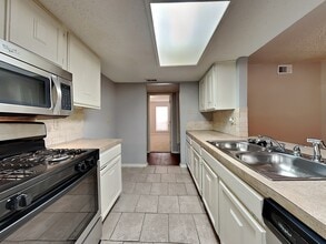 1810 Hemlock Dr in Garland, TX - Building Photo - Building Photo