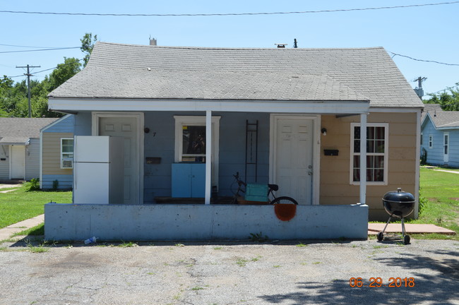 Country Cottage Square in El Dorado, KS - Building Photo - Other