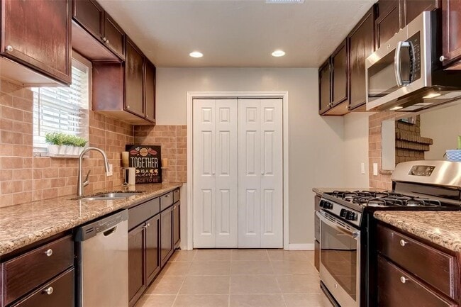 931 Grand Jct Dr in Katy, TX - Building Photo - Building Photo