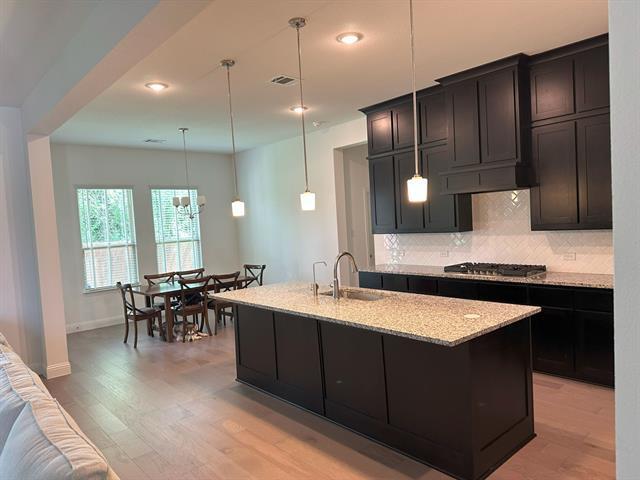 943 Richard Pittmon Dr in Desoto, TX - Building Photo