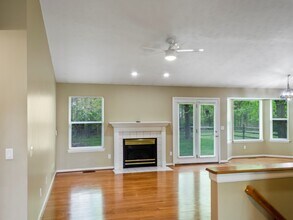 672 E Lake Ln in Cincinnati, OH - Building Photo - Building Photo