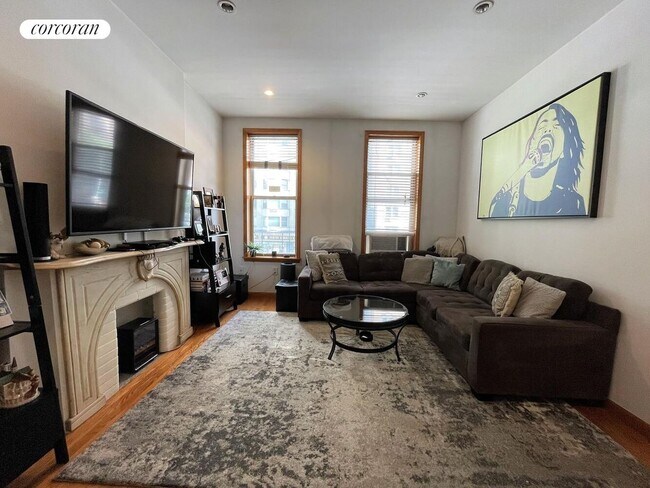 1407 2nd Ave in New York, NY - Building Photo - Building Photo