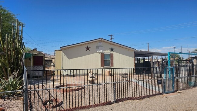 property at 2424 W Cholla St