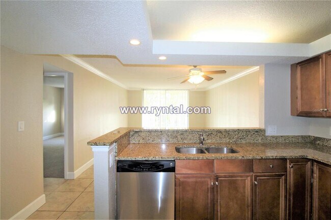 2760 Coconut Bay Ln in Sarasota, FL - Building Photo - Building Photo