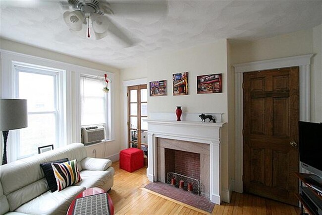 333 Harvard St, Unit 12 in Cambridge, MA - Building Photo - Building Photo