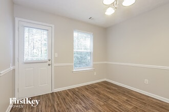 528 Simpson Pl Dr in Forest Park, GA - Foto de edificio - Building Photo