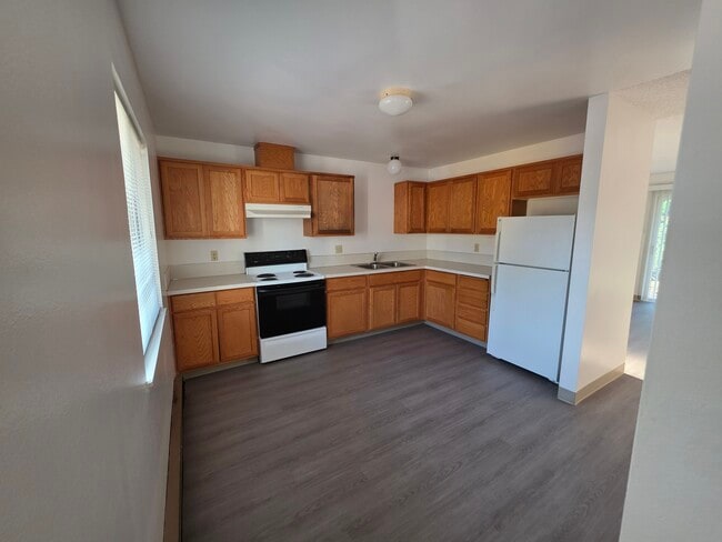 Riverside Terrace- USDA Subsidized Housing in Sheridan, OR - Foto de edificio - Building Photo