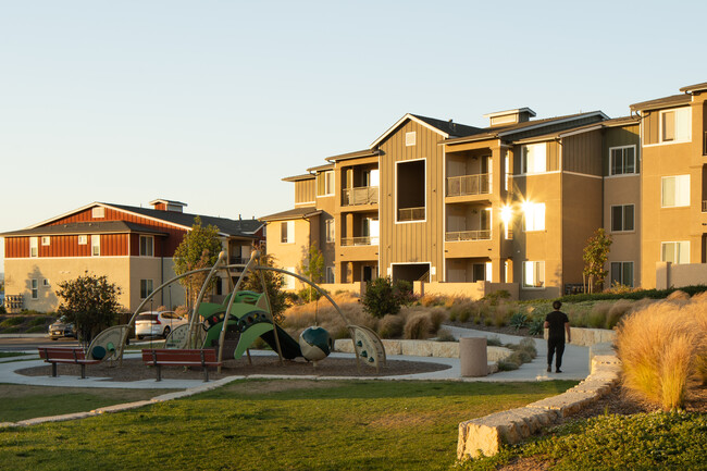 Bradley Garden Apartments in Orcutt, CA - Building Photo - Building Photo