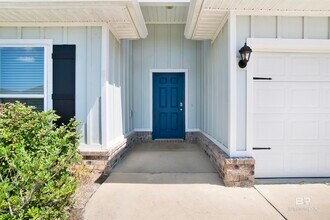 24847 Smarty Jones Cir in Daphne, AL - Foto de edificio - Building Photo