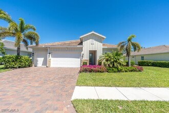 14717 Leeward Dr in Naples, FL - Building Photo - Building Photo