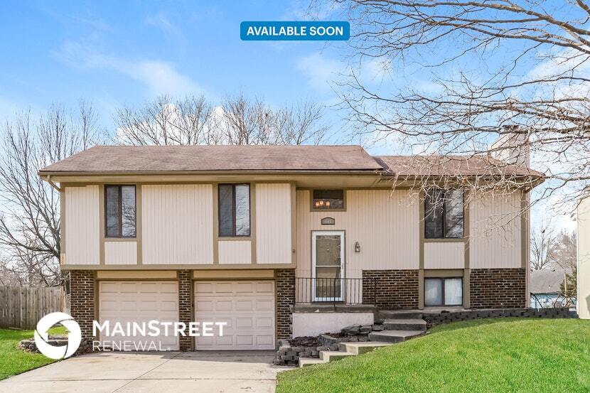 611 W Sunrise Dr in Belton, MO - Foto de edificio