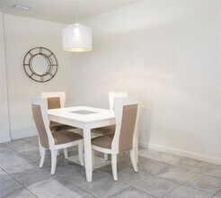 315 NE 208th Terrace in North Miami Beach, FL - Building Photo - Building Photo