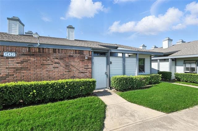 property at 606 Bellaire Dr