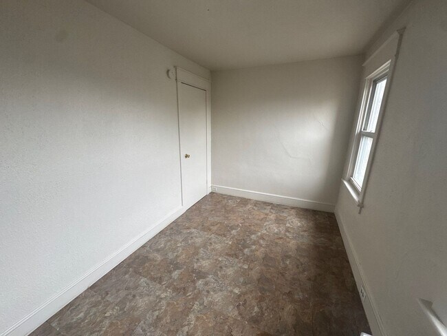 211 S East Ave-Unit -Apt 2 in Vineland, NJ - Building Photo - Building Photo